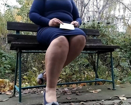 Curvy MILF Pisses Through Padded Panties. Do You Think It Will Absorb All The Juice Or Leak?