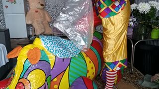 Clips 4 Sale   Clown Girl Sit On Rhino And Blow Myllar Balloons