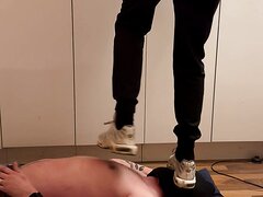 Head Trampling With 89kg