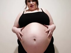 Chubby Kinky Pregnant Woman