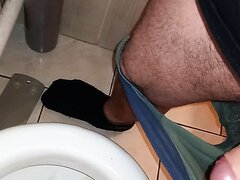 Pipi Au Toilette   Video 2