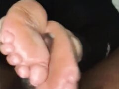 Giant Bbw Footjob 3 (webfind)