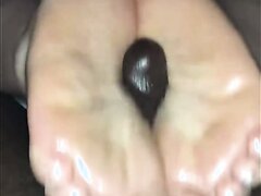 Giant Bbw Footjob 2 (webfind)